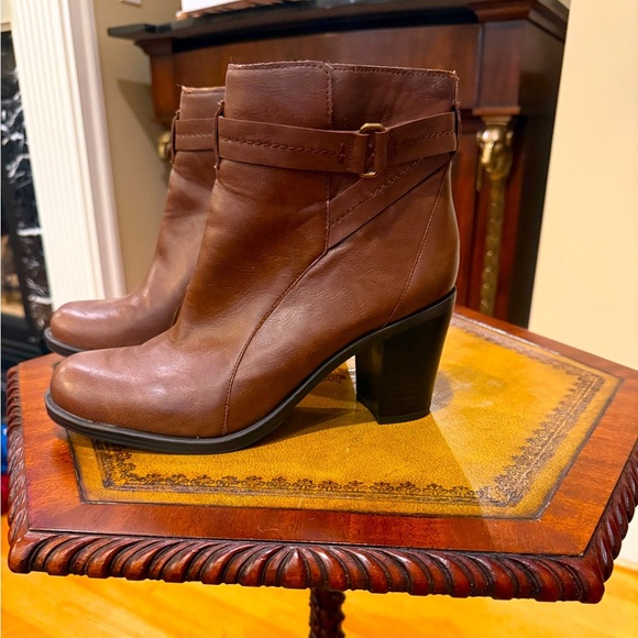 Franco Sarto Nino Leather brown Bootie size 9, 3” heel - Picture 6 of 9
